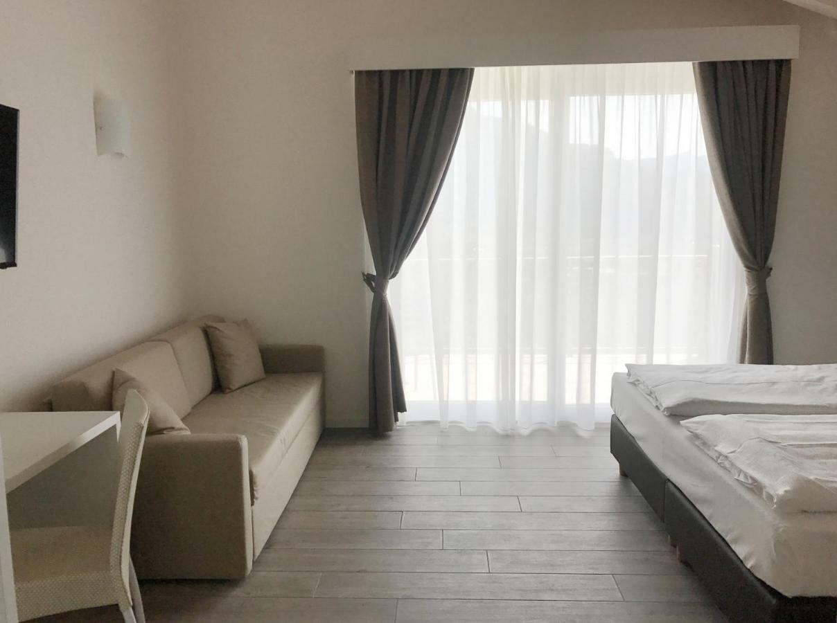 Maso Tobel Riva Del Garda Villa ภายนอก รูปภาพ