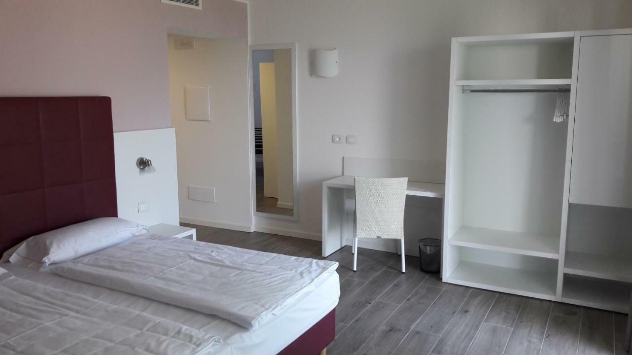 Maso Tobel Riva Del Garda Villa ภายนอก รูปภาพ